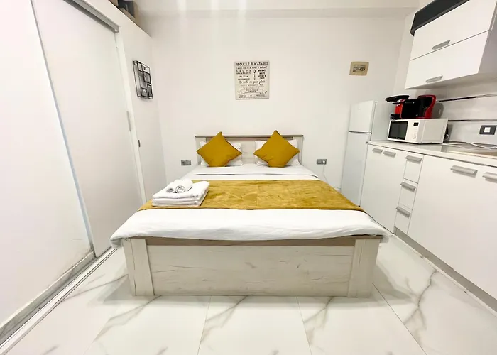 White 2 דירה